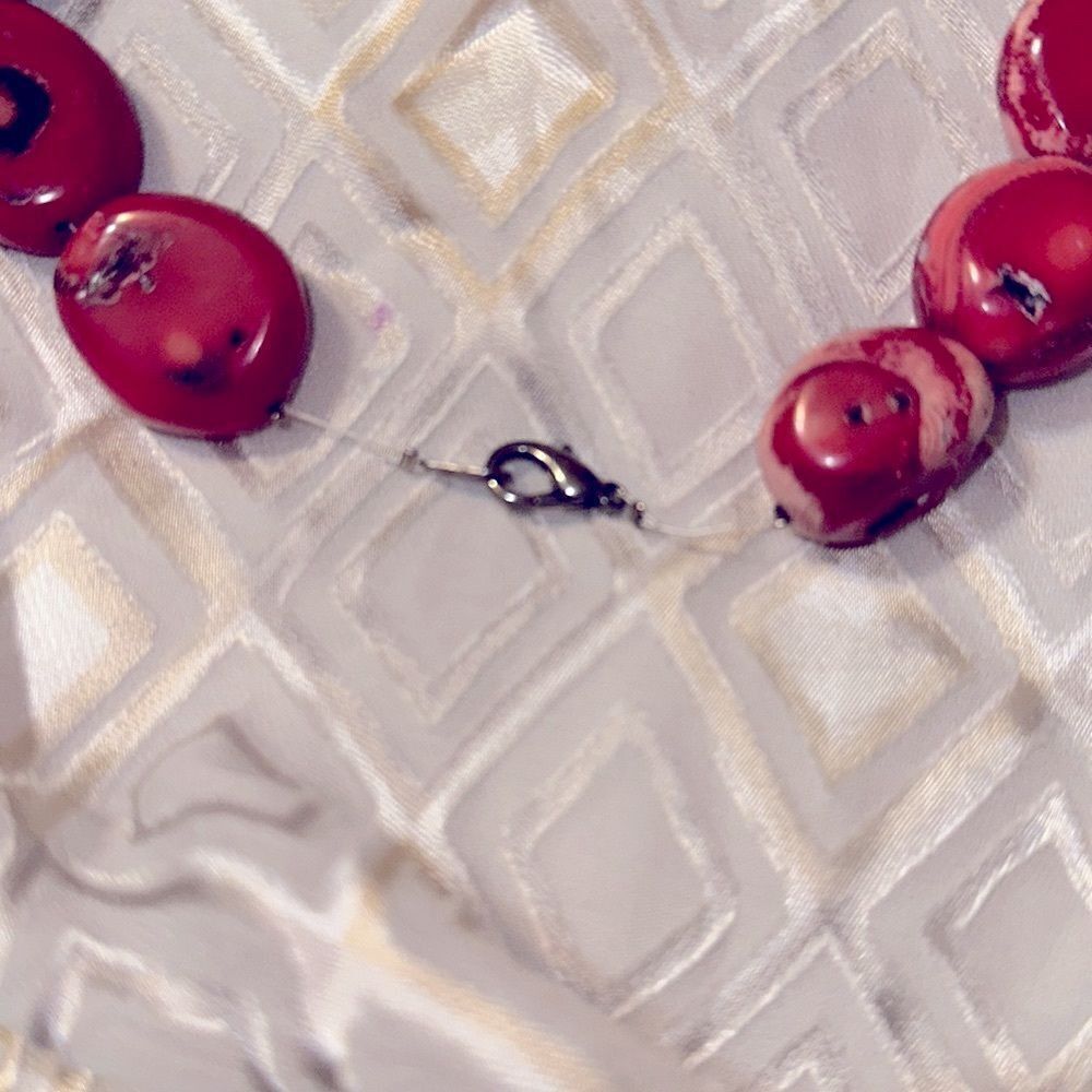 Vintage Rare Custom Crafted Red Black Pink Apple Coral Rock Necklace - Picture 6 of 10